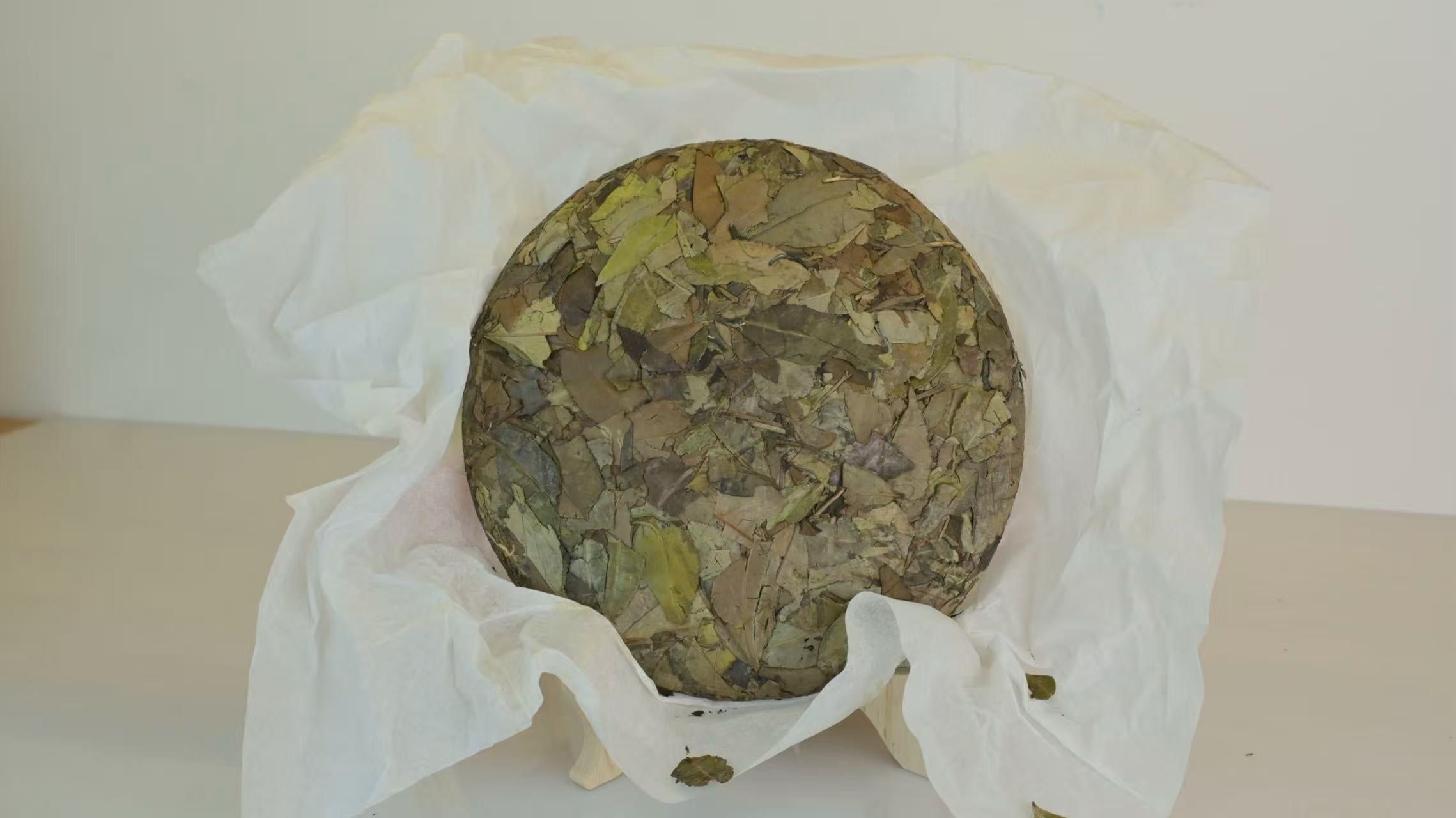 Old white tea, cake, 370g
