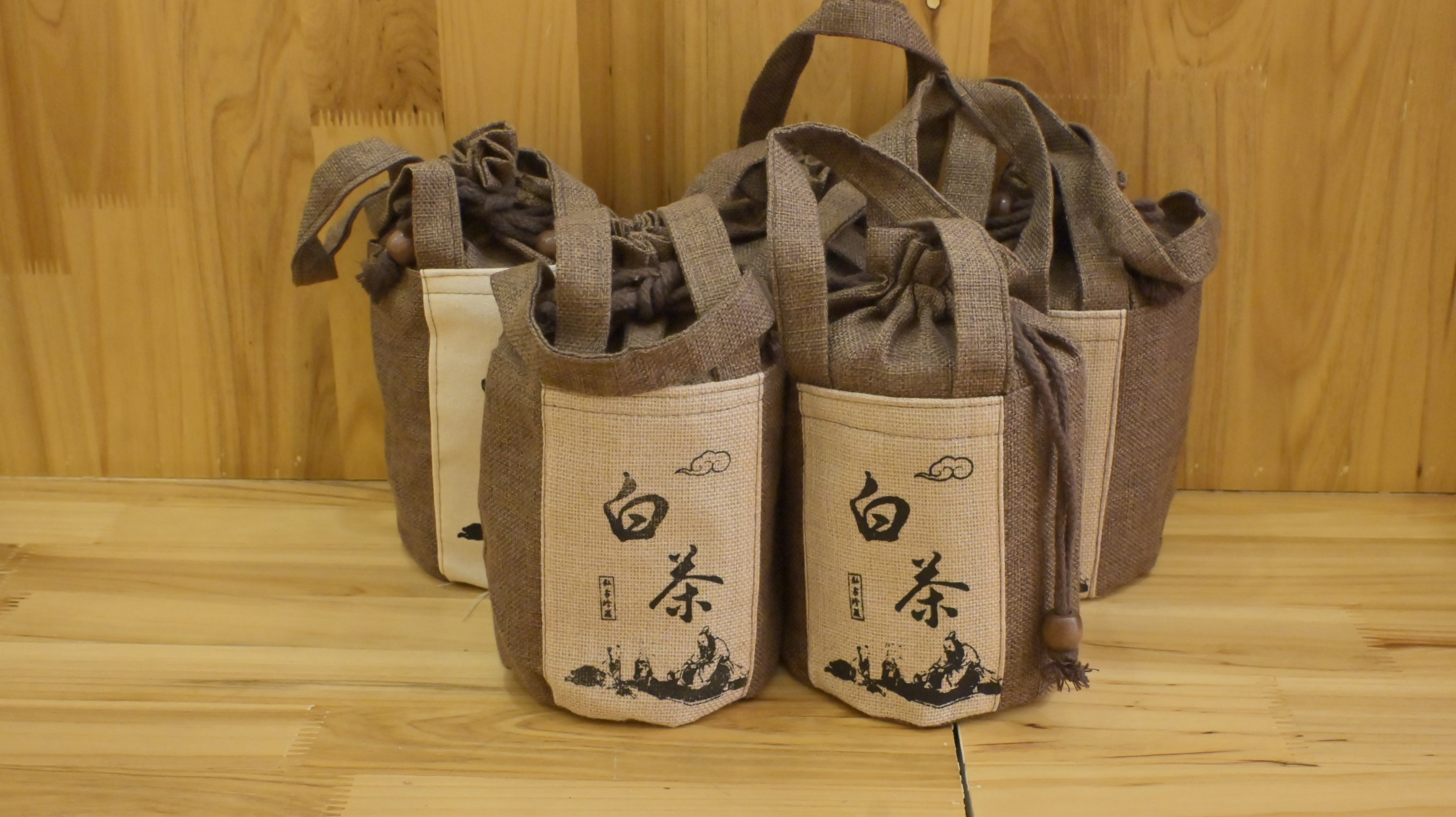 Old white tea, cake-shaped, exquisite cloth bag, containing 7 tea cakes, 840g